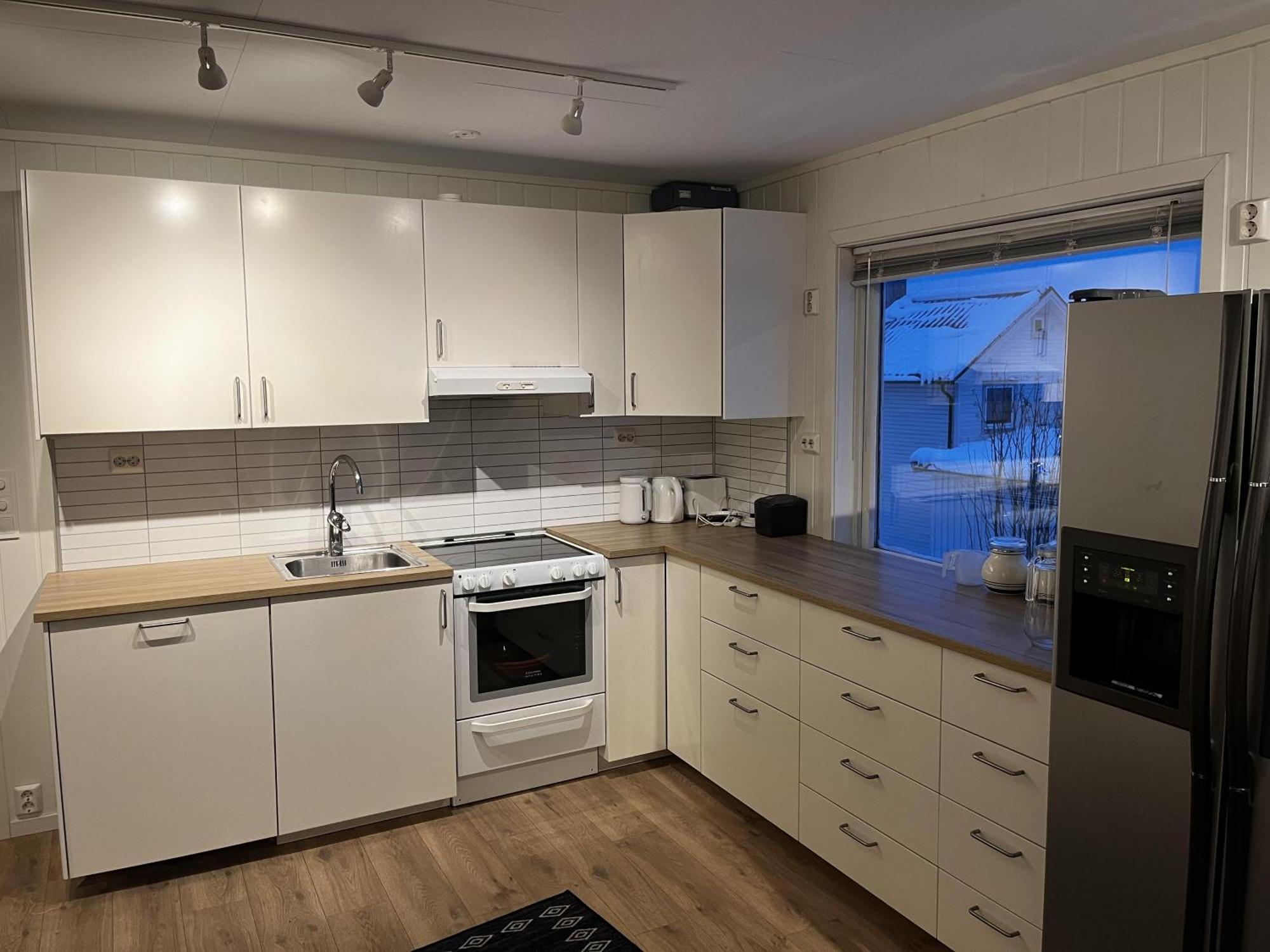 - - Sleeps 5 - Great Location Tromsø