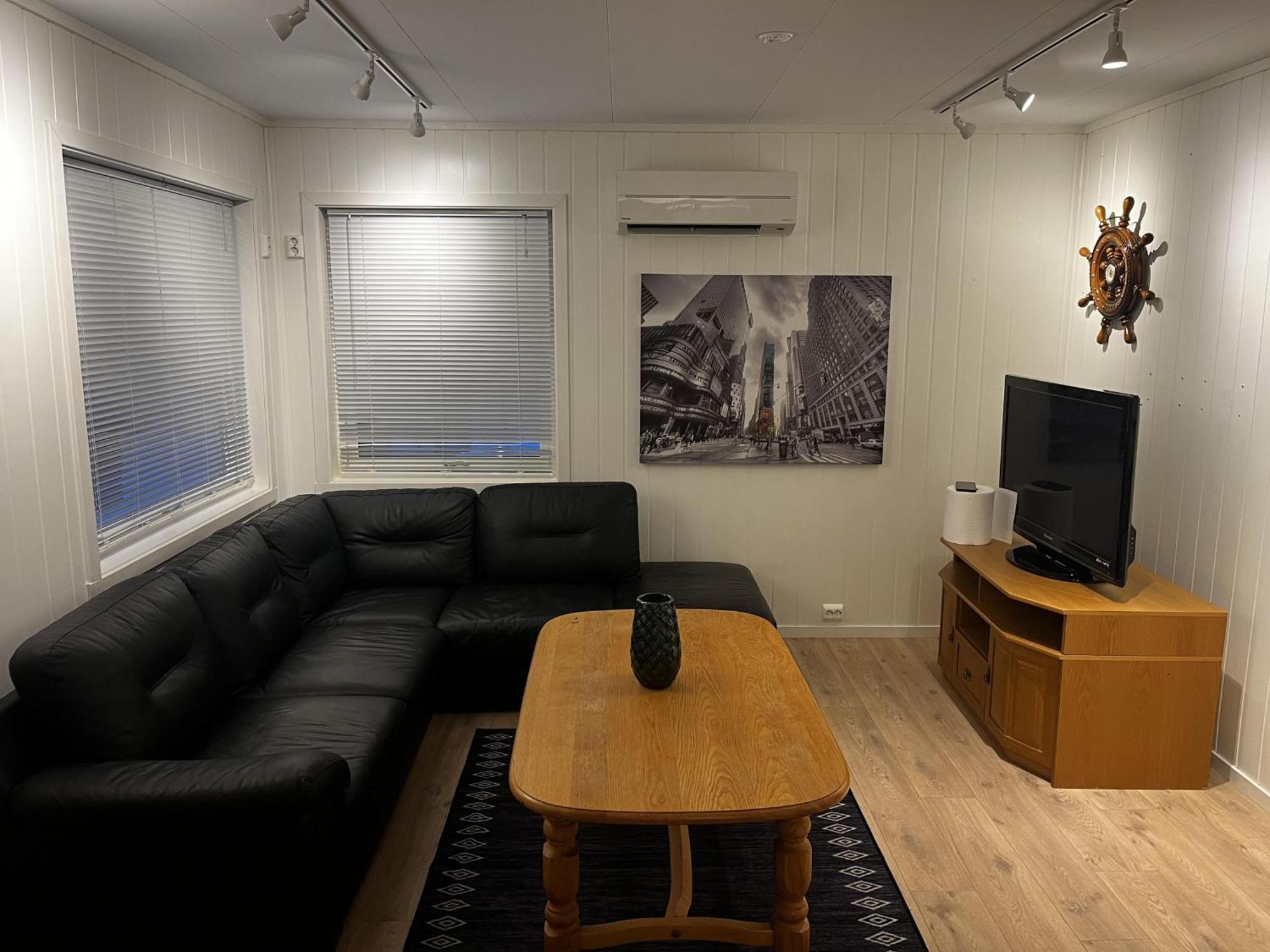 - - Sleeps 5 - Great Location * Tromsø